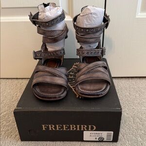 Freebird Strappy Sandals in Black and Gray